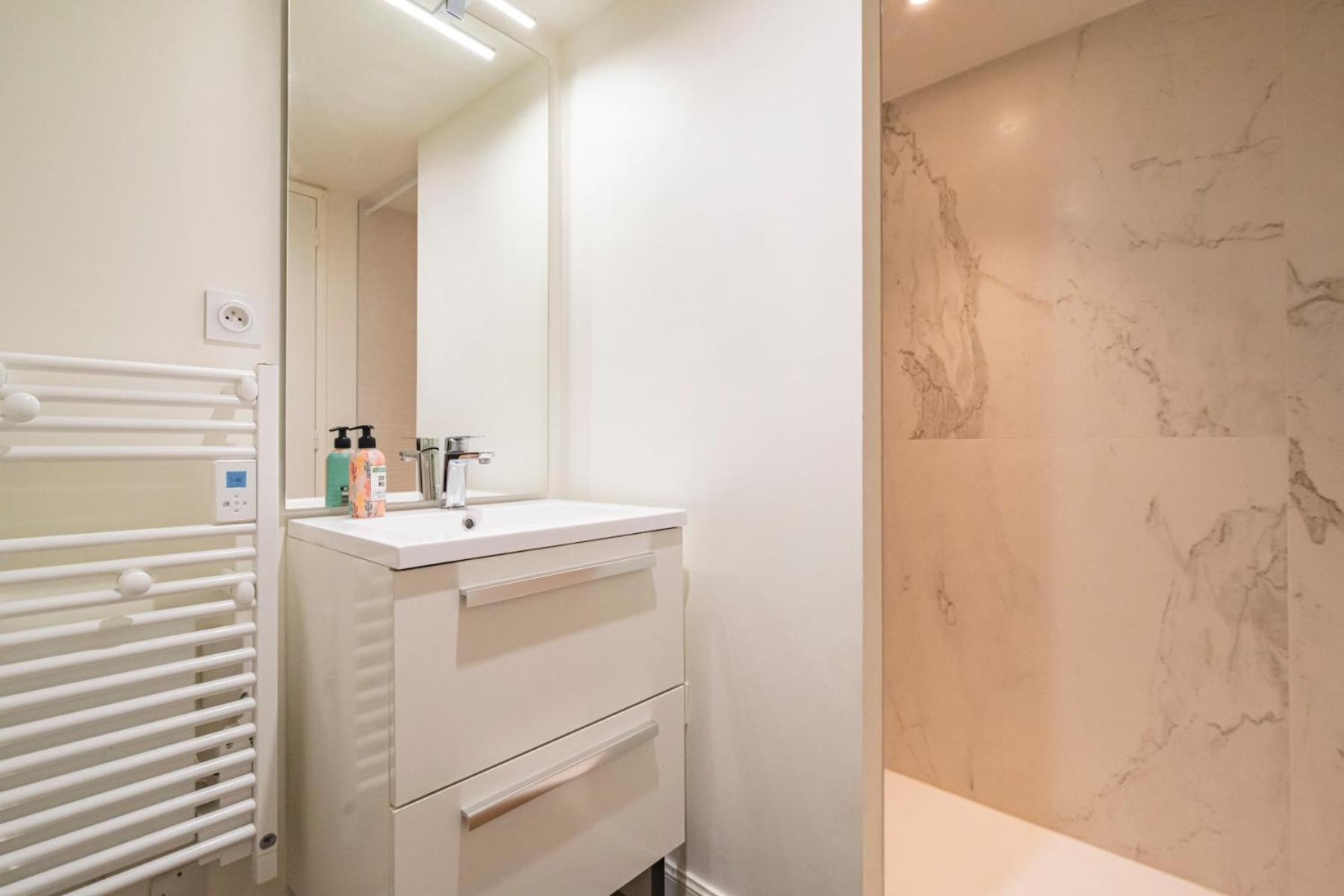 Charmant Studio Hypercentre Reims Apartment Bagian luar foto